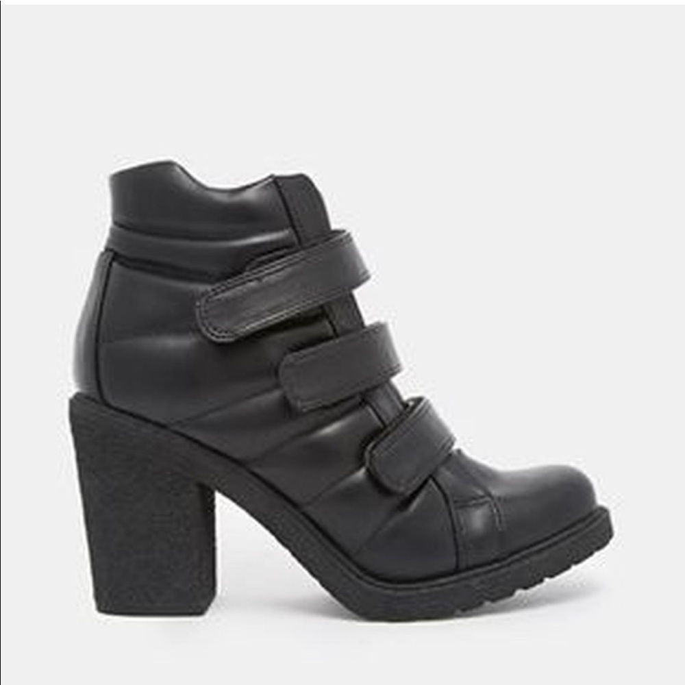 ASOS ESKIMO FRIEND Ankle Boots
